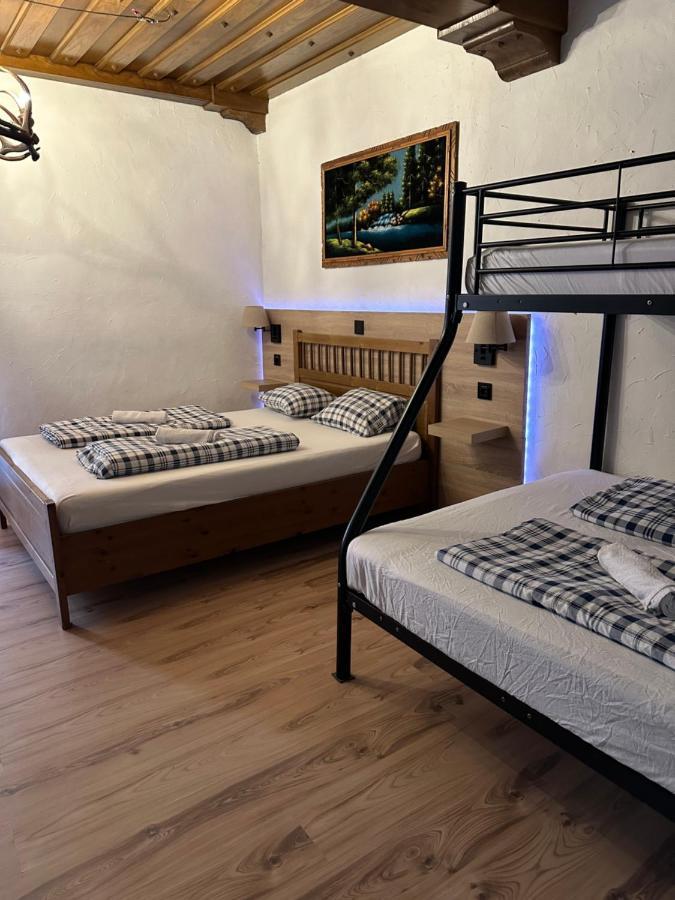 Hostel Lovely Rooms, City Center, Shared Bathroom, Windows To Corridor Villach Exteriér fotografie