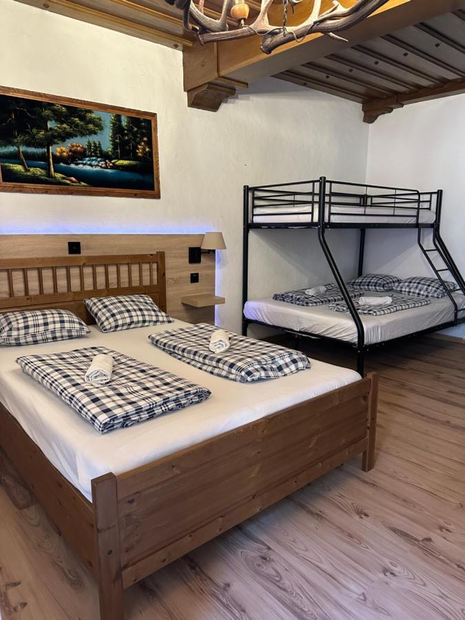 Hostel Lovely Rooms, City Center, Shared Bathroom, Windows To Corridor Villach Exteriér fotografie