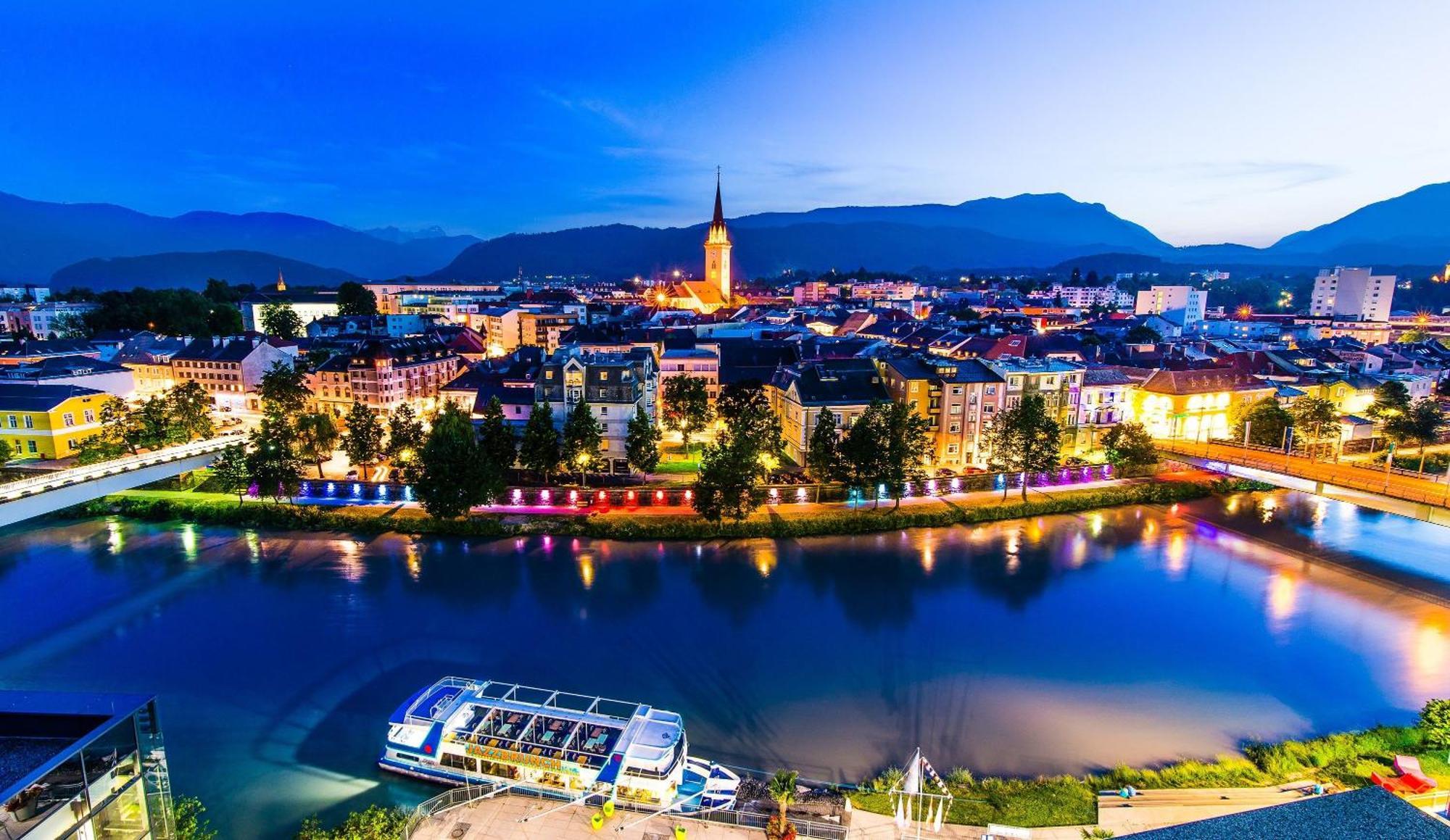 Hostel Lovely Rooms, City Center, Shared Bathroom, Windows To Corridor Villach Exteriér fotografie