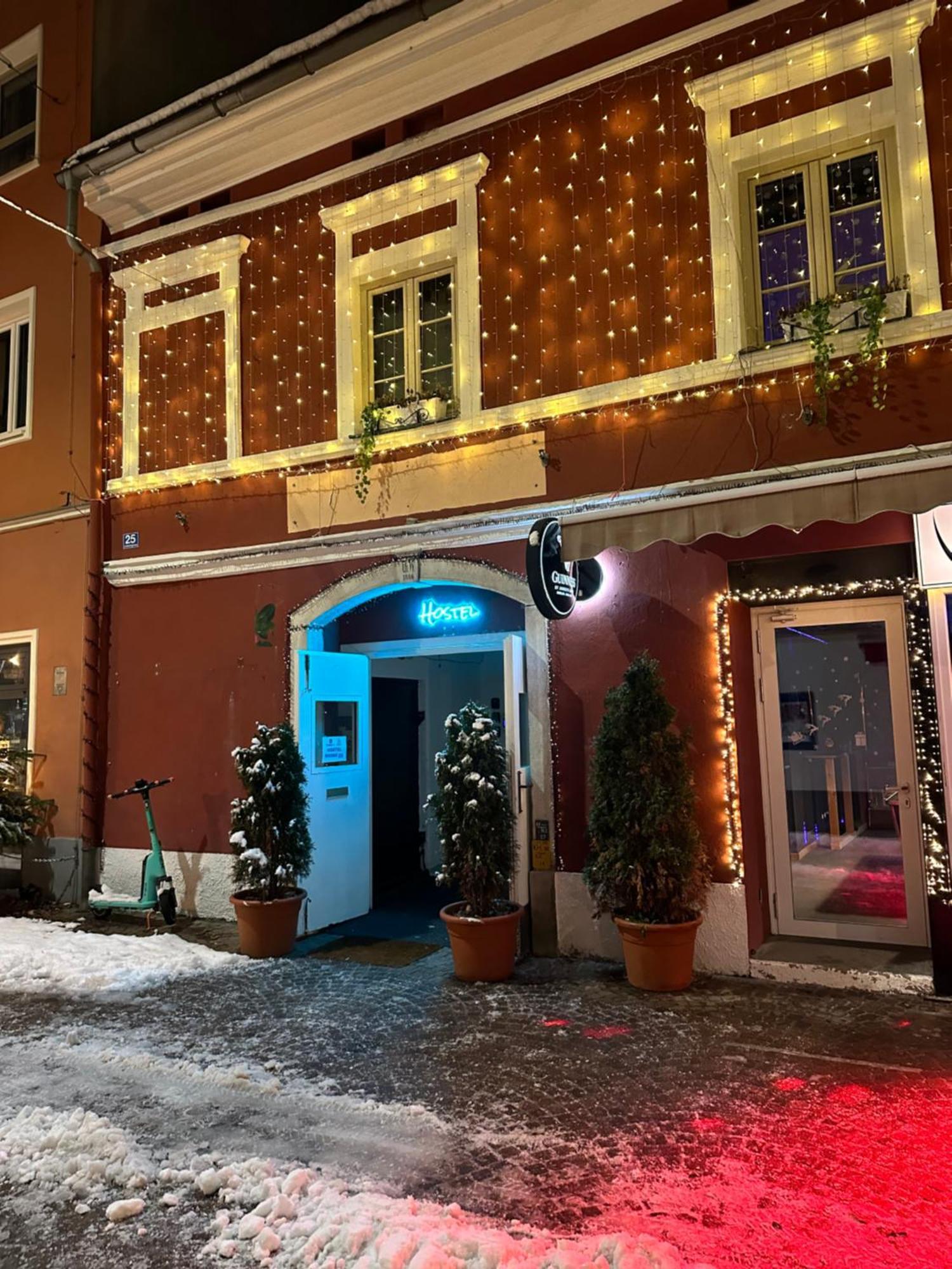Hostel Lovely Rooms, City Center, Shared Bathroom, Windows To Corridor Villach Exteriér fotografie
