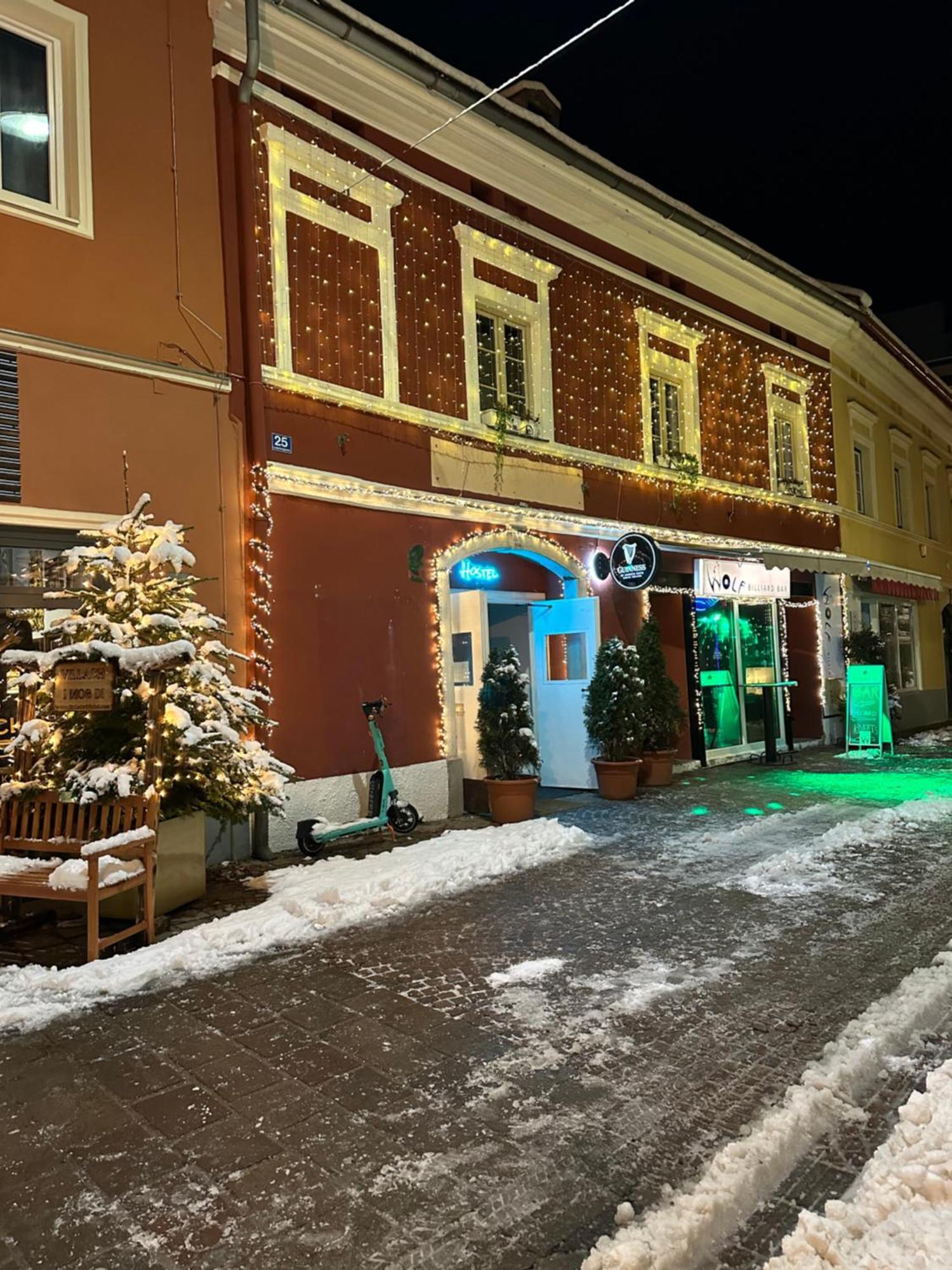 Hostel Lovely Rooms, City Center, Shared Bathroom, Windows To Corridor Villach Exteriér fotografie