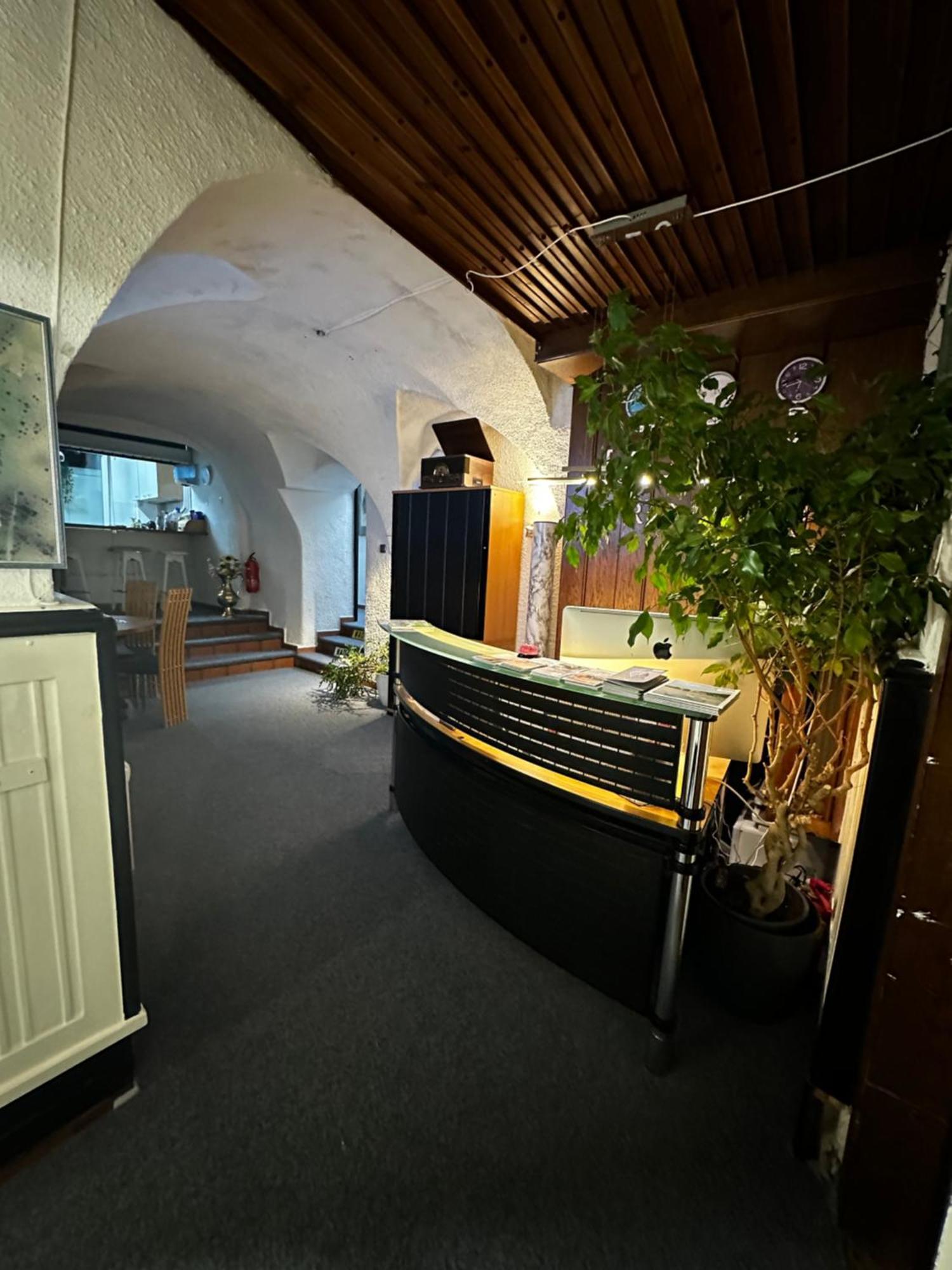 Hostel Lovely Rooms, City Center, Shared Bathroom, Windows To Corridor Villach Exteriér fotografie
