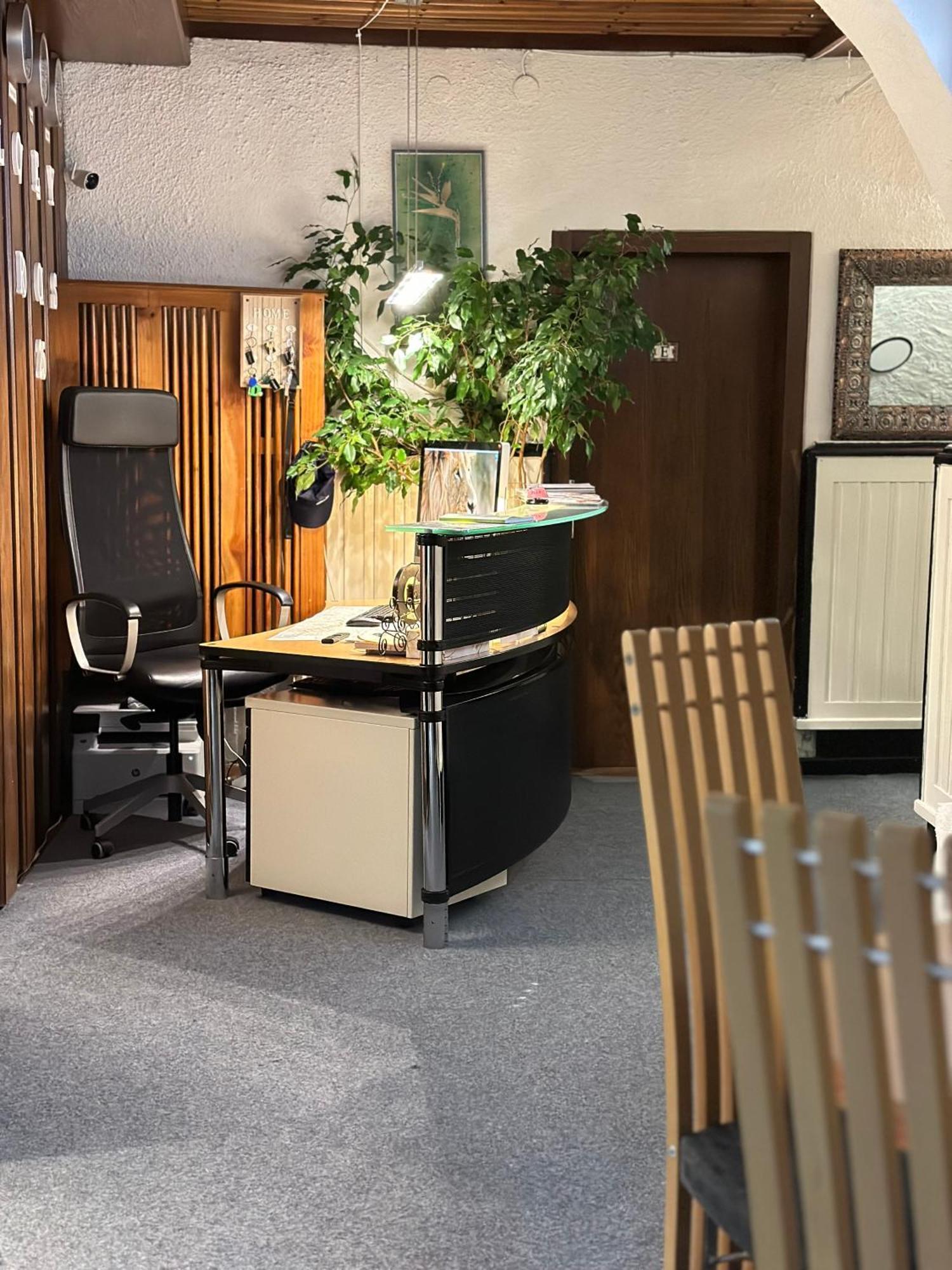 Hostel Lovely Rooms, City Center, Shared Bathroom, Windows To Corridor Villach Exteriér fotografie