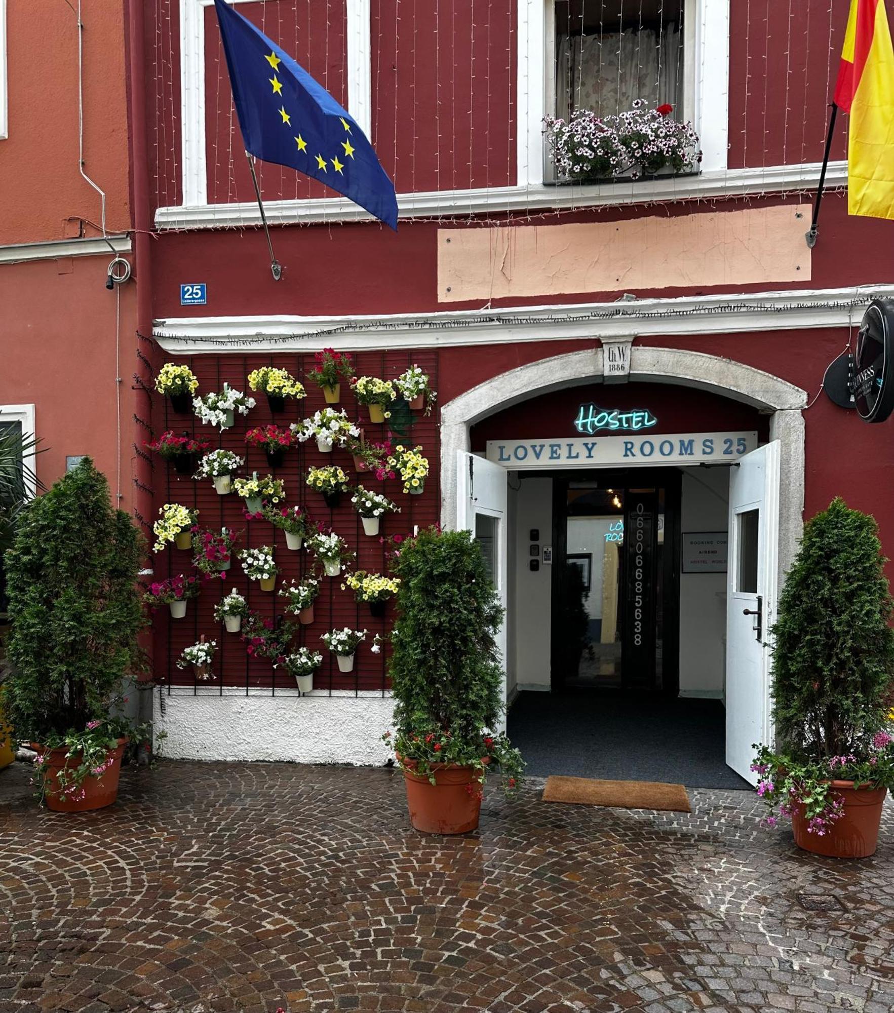 Hostel Lovely Rooms, City Center, Shared Bathroom, Windows To Corridor Villach Exteriér fotografie